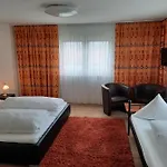 Adler Hotel *