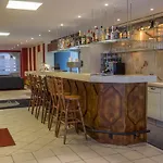 阿德勒酒店