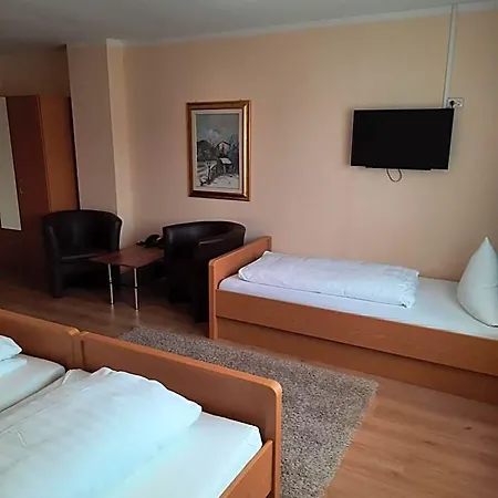 Adler Hotell *